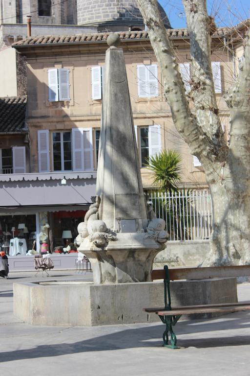 Mas De Valrugues Holifrance Aparthotel Saint-Rémy-de-Provence Exterior foto